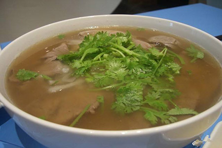 经典美食牛肉汤，在吴记吃得到！